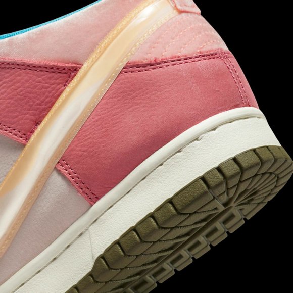 NEW Social Status X Nike Dunk Mid ‘Strawberry Milk’ Special Edition main image 12